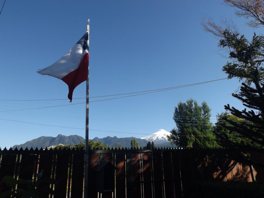 Hostal El Nogal Pucon Exterior photo