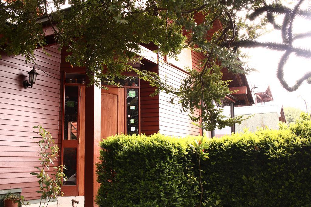Hostal El Nogal Pucon Exterior photo